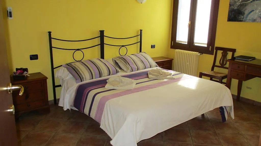 Casa Di Campagna B&B La Corte Ferrara Bed & Breakfast